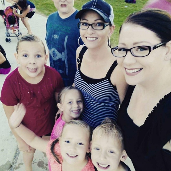 Meet your Posher, Alesha - Picture 3 of 8